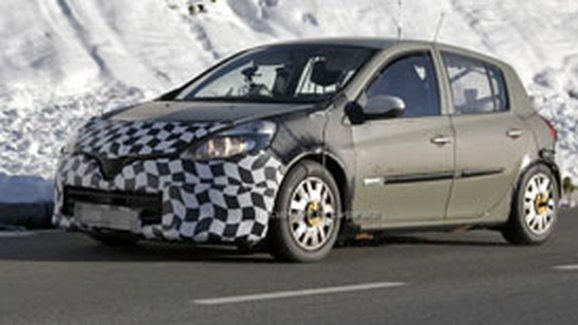 Spy Photos: Testovací mula nového Renaultu Clio