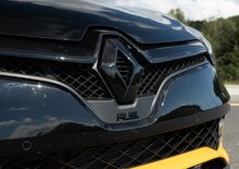 Renault Clio R.S. se dost možná vrátí! První informace zní slibně, elektřině se ale nevyhne