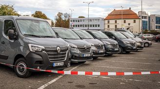 Poprvé za volantem modernizovaných Renaultů Master a Trafic. Zase o krok blíže osobním vozům Poprvé za volantem modernizovaných Renaultů Master a Trafic. Zase o krok blíže osobním vozům