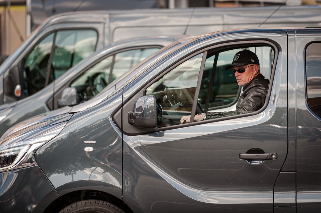 Poprvé za volantem modernizovaných Renaultů Master a Trafic. Zase o krok blíže osobním vozům