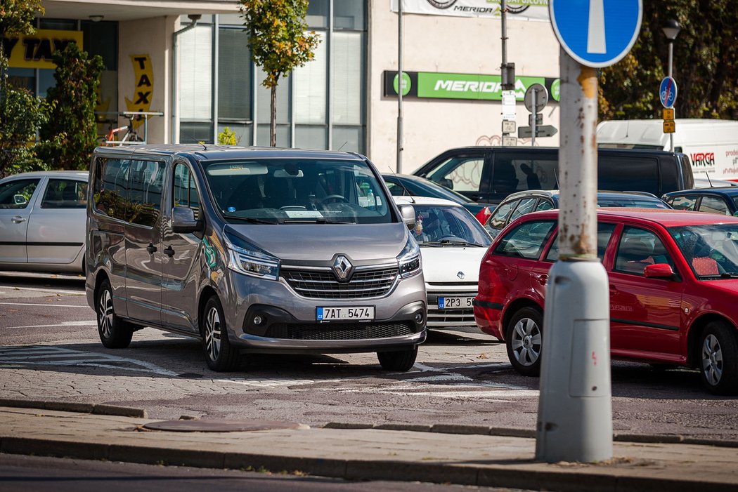 Poprvé za volantem modernizovaných Renaultů Master a Trafic. Zase o krok blíže osobním vozům