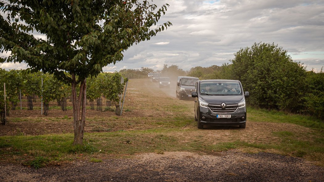 Poprvé za volantem modernizovaných Renaultů Master a Trafic. Zase o krok blíže osobním vozům