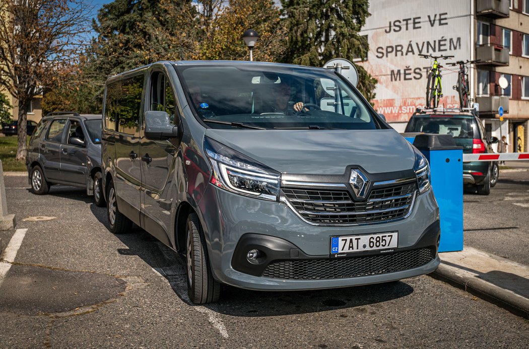 Poprvé za volantem modernizovaných Renaultů Master a Trafic. Zase o krok blíže osobním vozům