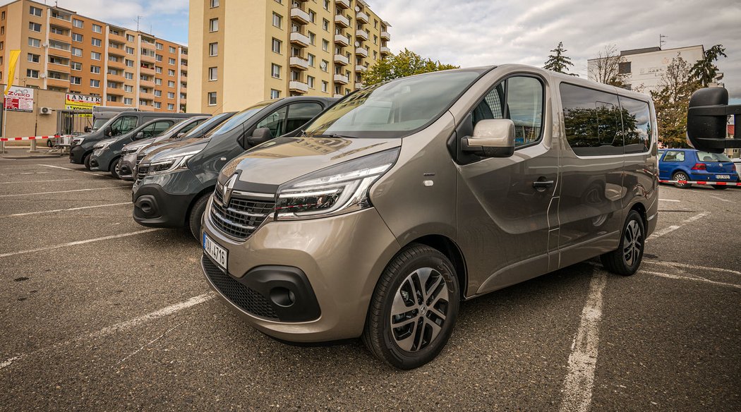 Poprvé za volantem modernizovaných Renaultů Master a Trafic. Zase o krok blíže osobním vozům