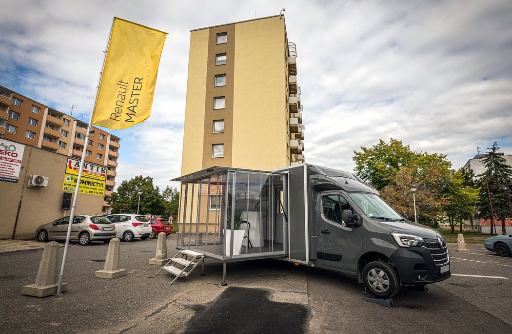 Poprvé za volantem modernizovaných Renaultů Master a Trafic. Zase o krok blíže osobním vozům