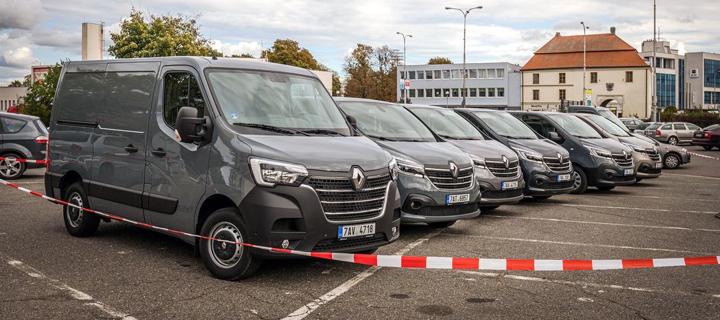 Poprvé za volantem modernizovaných Renaultů Master a Trafic. Zase o krok blíže osobním vozům