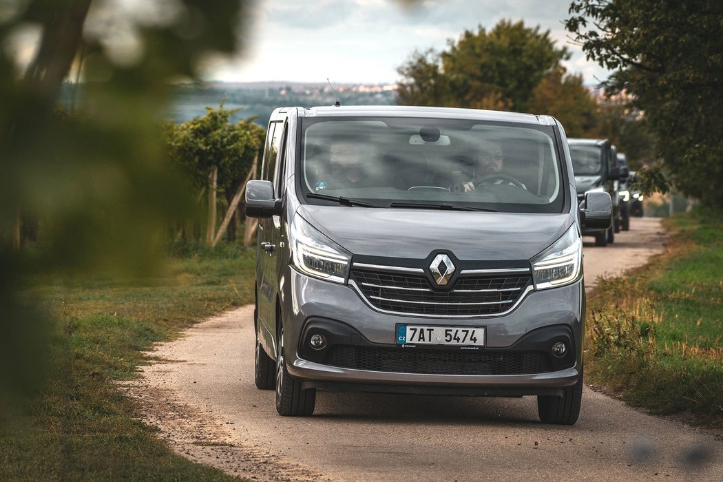 Poprvé za volantem modernizovaných Renaultů Master a Trafic. Zase o krok blíže osobním vozům