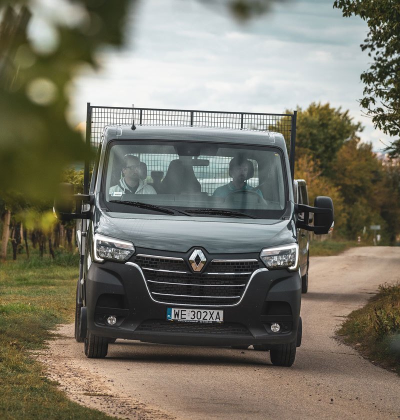 Poprvé za volantem modernizovaných Renaultů Master a Trafic. Zase o krok blíže osobním vozům