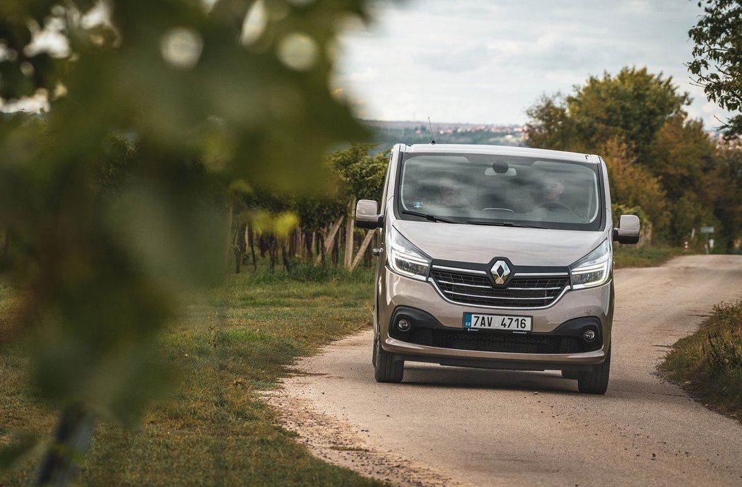 Poprvé za volantem modernizovaných Renaultů Master a Trafic. Zase o krok blíže osobním vozům