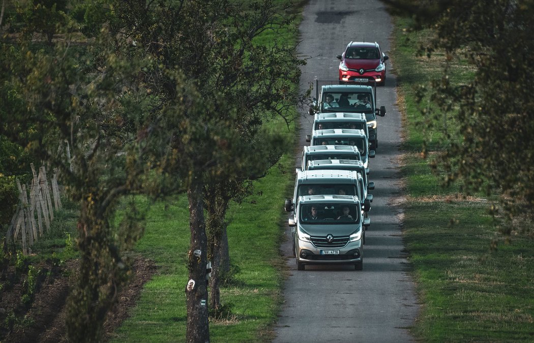 Poprvé za volantem modernizovaných Renaultů Master a Trafic. Zase o krok blíže osobním vozům