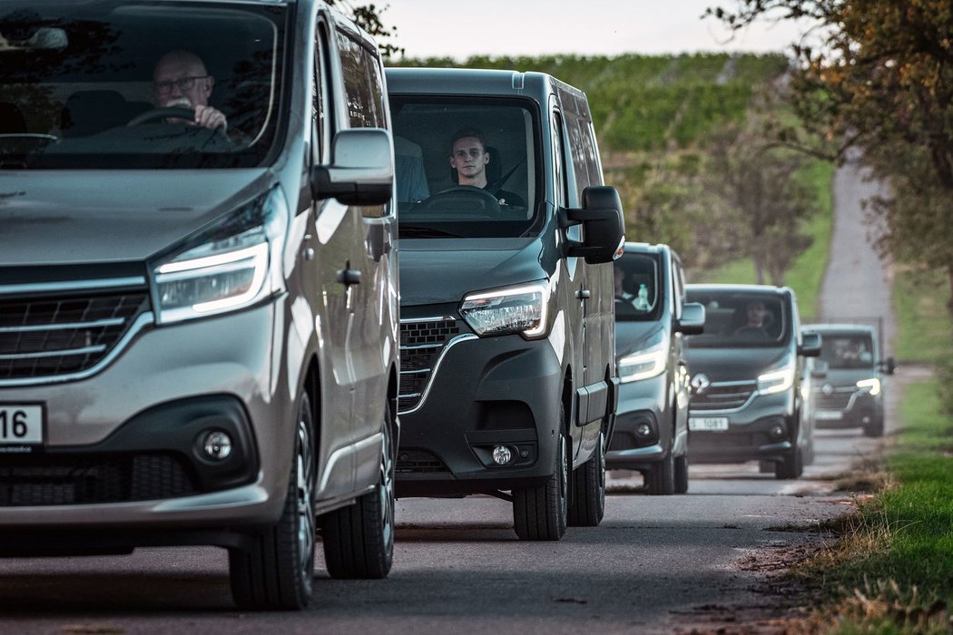 Poprvé za volantem modernizovaných Renaultů Master a Trafic. Zase o krok blíže osobním vozům