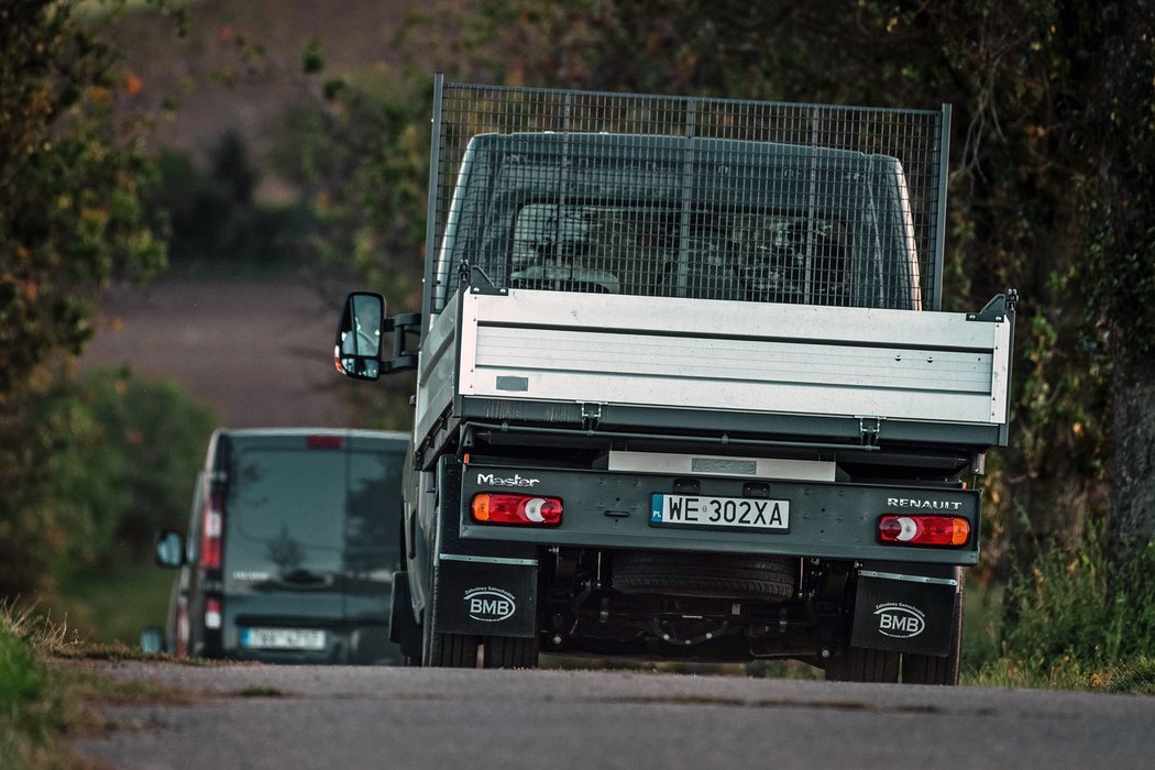 Poprvé za volantem modernizovaných Renaultů Master a Trafic. Zase o krok blíže osobním vozům