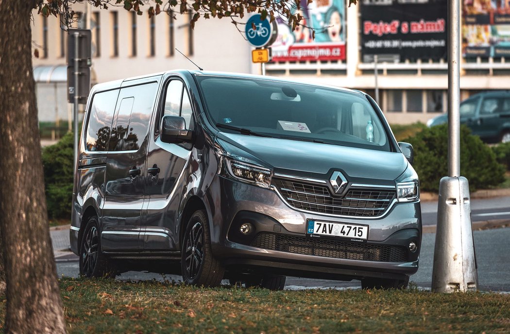 Poprvé za volantem modernizovaných Renaultů Master a Trafic. Zase o krok blíže osobním vozům