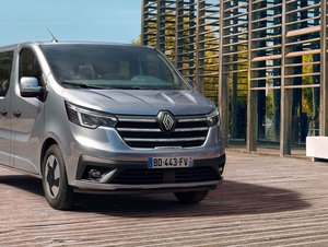 Spalovací Renault Trafic je po faceliftu komfortnější, bezpečnější a vyspělejší