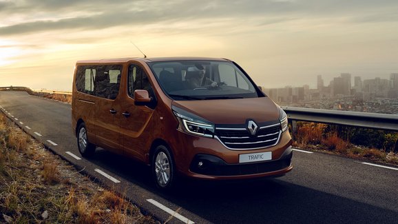 Renault Trafic s lehce osvěženým vzhledem dostal motor 2,0 dCi 