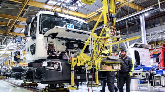 Renault Trucks spouští sériovou výrobu elektrických nákladních vozidel 