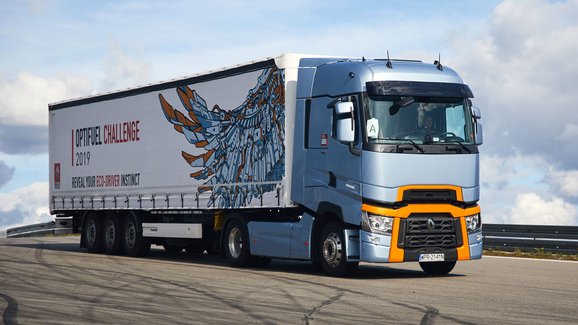 Renault Trucks se soutěží Optifuel Challenge 2019 zamířil do mezinárodního finále   