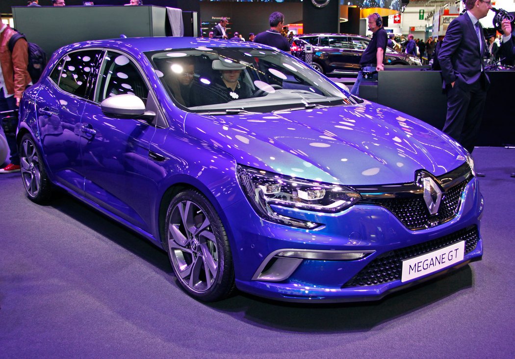 renault video frankfurt2015 nizsistredni redakcnivideo