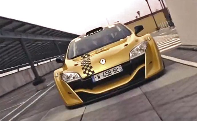 Video: Závodní Mégane Trophy V6 v Paříži pracuje jako taxi