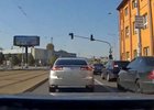 Další honička zfetovaného řidiče v centru Prahy. Zákaz řízení měl do roku 2030!