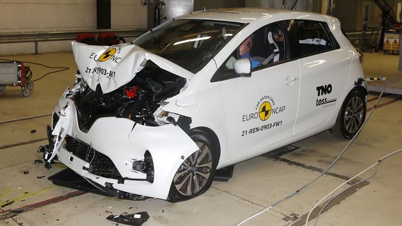 Renault už reaguje na debakl Zoe v testech Euro NCAP. Horší airbagy mají svůj důvod