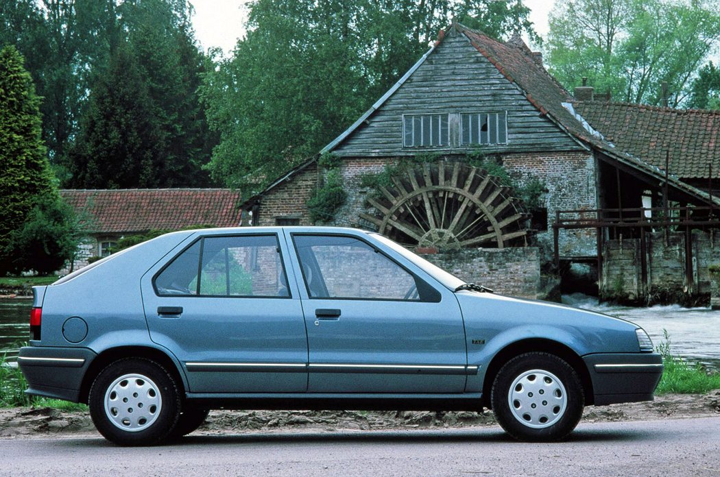 1988 Renault 19