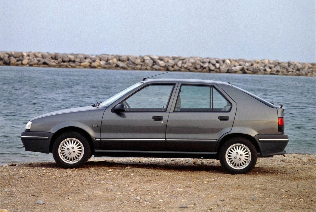 1988 Renault 19