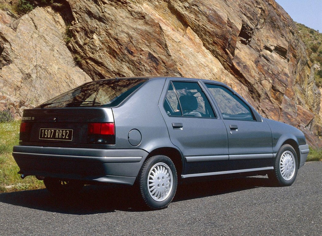 1988 Renault 19