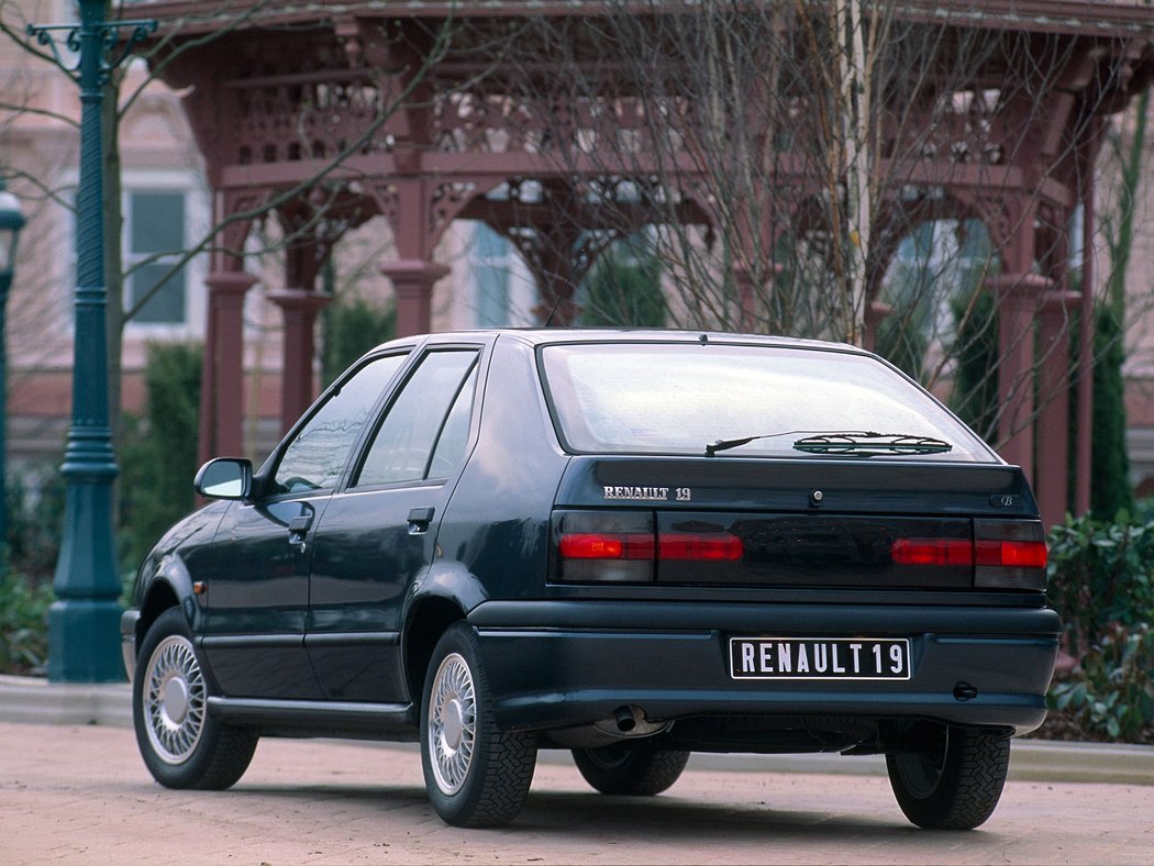 1992 Renault 19