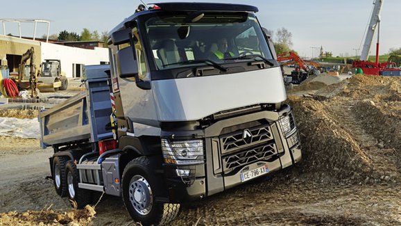 Přídavné pohony předních kol: Optitrack od Renault Trucks