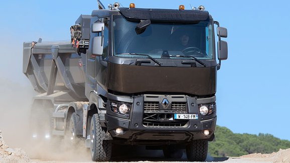 Vozidla Renault Trucks pro stavbu: Dva a jeden