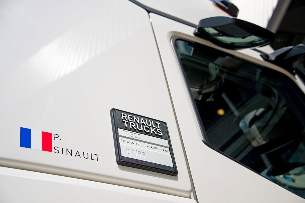 Renault Trucks T High Edition Team Alpine