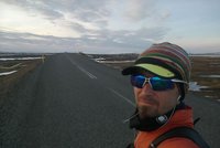 Čech jako první oběhl Island: Trasa odpovídala 30 maratonům