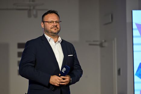 Obrázek: Babiš šil do šéfa Českého rozhlasu. Zavoral zmínil diktát a žádá stažení návrhu o poplatcích