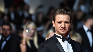 Na festival do Varů přijede herec Jeremy Renner, opravdový akční hrdina