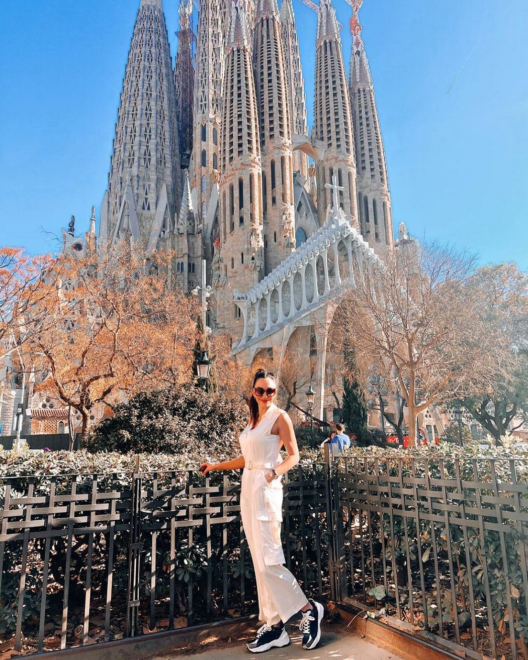 Sylvia před chrámem Sagrada Família
