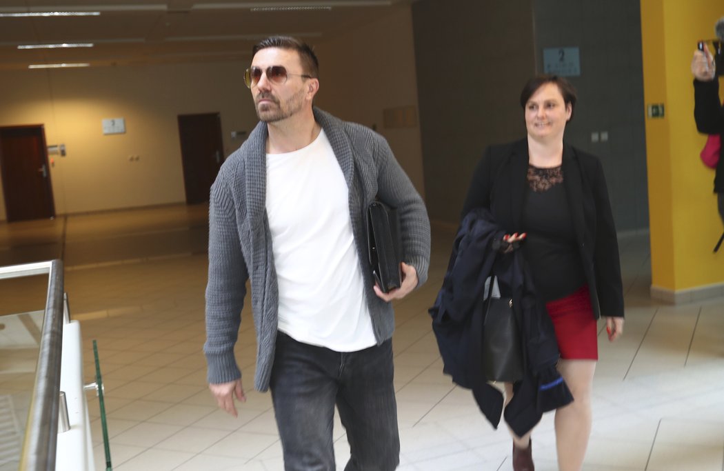 Tomáš Řepka a Vlaďka Erbová u soudu kvůli alimentům na syna.