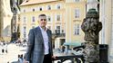 „Nechtěli jsme měnit jen jednotlivé projekty, ale způsob fungování celé instituce,“ vysvětluje Milan Vašina, vedoucí Kanceláře prezidenta republiky „Nechtěli jsme měnit jen jednotlivé projekty, ale způsob fungování celé instituce,“ vysvětluje Milan Vašina, vedoucí Kanceláře prezidenta republiky