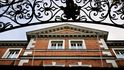 Luxus i prázdnota. Rusko nedávno u českého soudu neuspělo se stížností kvůli zmrazení více než 60 nemovitostí na našem území. Luxus i prázdnota. Rusko nedávno u českého soudu neuspělo se stížností kvůli zmrazení více než 60 nemovitostí na našem území.