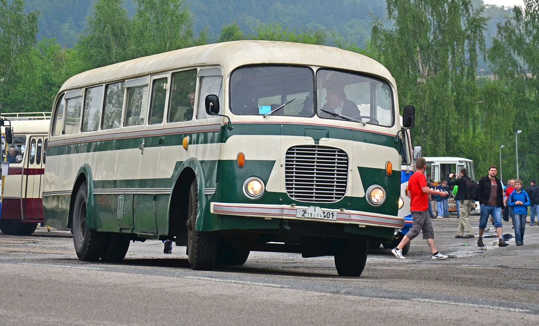 Škoda 706 RO