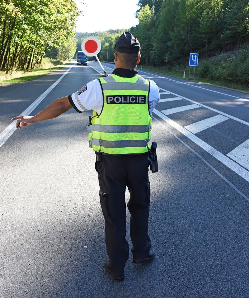 Kromě dalekohledu s kamerou se připravte na fakt, že vás při policejní kontrole snímá také personální kamera na klopě policisty