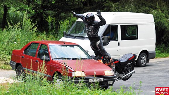 Reportáž: Srážka motorky a auta ve filmu