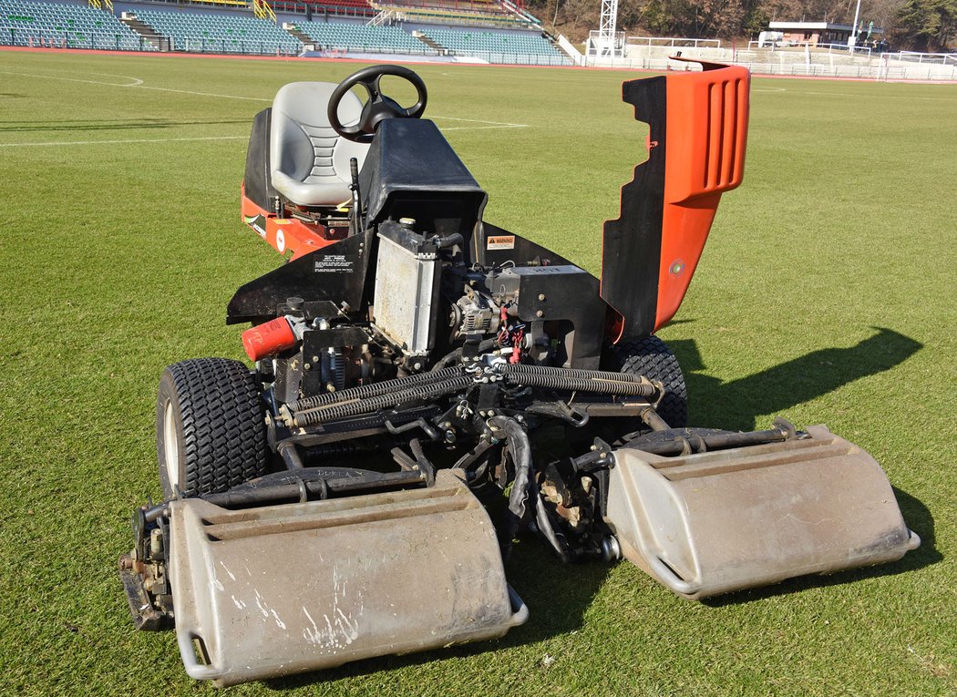 Jacobsen Tri-King 1900D