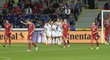 Fotbalisté Kazachstánu se radují po gólu do sítě Česka