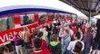 Vlak na EURO zastavil v Ostravě. A reprezentanti ponížili fanoušky