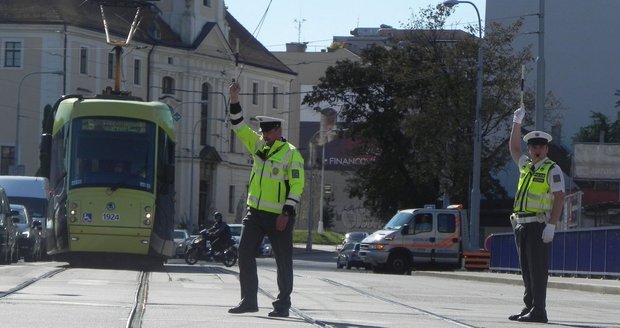 Na soutěžící dopravní policisty čekala nevyzpytatelná brněnská křižovatka Vídeňská-Poříčí.