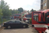 V pražských Řepích hořela ubytovna: Hasiči evakuovali 37 lidí