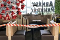 Snižování kapacit hospod a hotelů nedává smysl, ukázal model. Expert chce povolat právníky