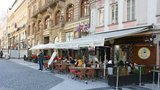 Pravidla pro předzahrádky v centru Prahy se inspirují ve Středomoří. Zmizí elektrické kabely nebo teplomety