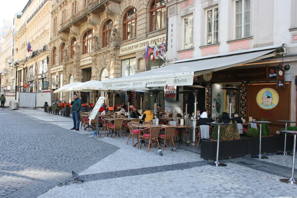 Nová pracovní skupina pod Magistrátem bude schvalovat podobu restauračních zahrádek